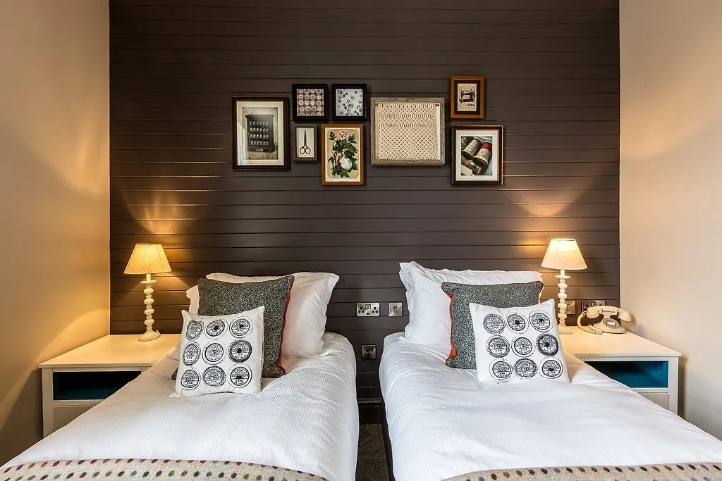 City Gate 엑서터 4*,